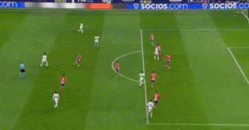 蒂尔潘生涯执法欧冠共判31粒点球，成为欧冠判点最多的主裁